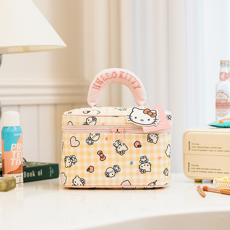 حقيبة مكياج بطبعة كرتونية لطيف - مراجعة Beauty Makeup Box Set وسعره